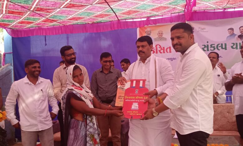 ઉમરપાડા તાલુકાના ચિતલદા ગામે આવી પહોચી વિકસીત ભારત સંકલ્પ યાત્રા: