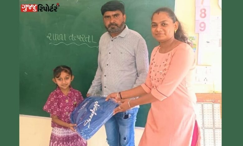 Distribution of educational kit to Kamaroli Primary School of Allpad Taluk