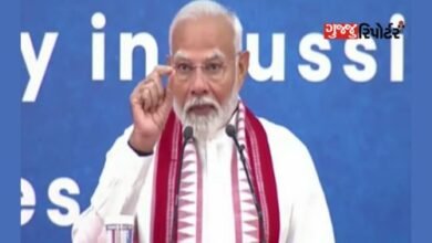 Prime Minister Narendra Modi has addressed the Parati and Indian community during his visit to Russia and his Sanjogopan in Moscow.